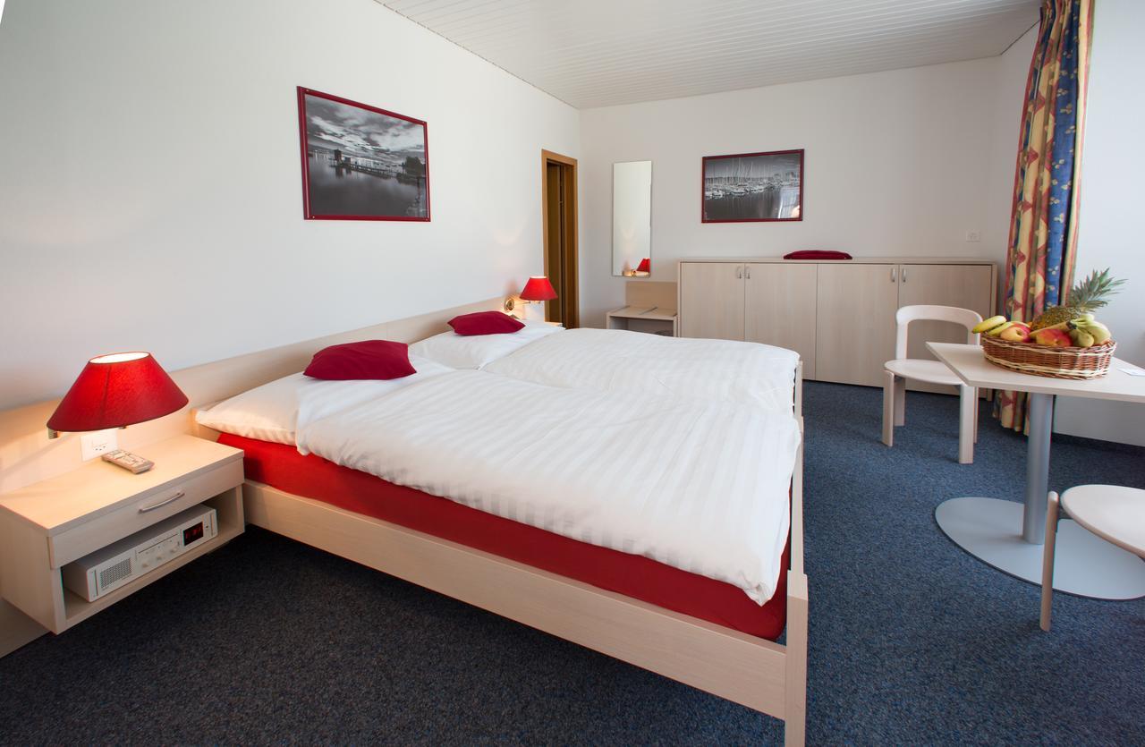 Hotel Du Port - Free Parking - Breakfast Included Estavayer-le-lac Exterior photo