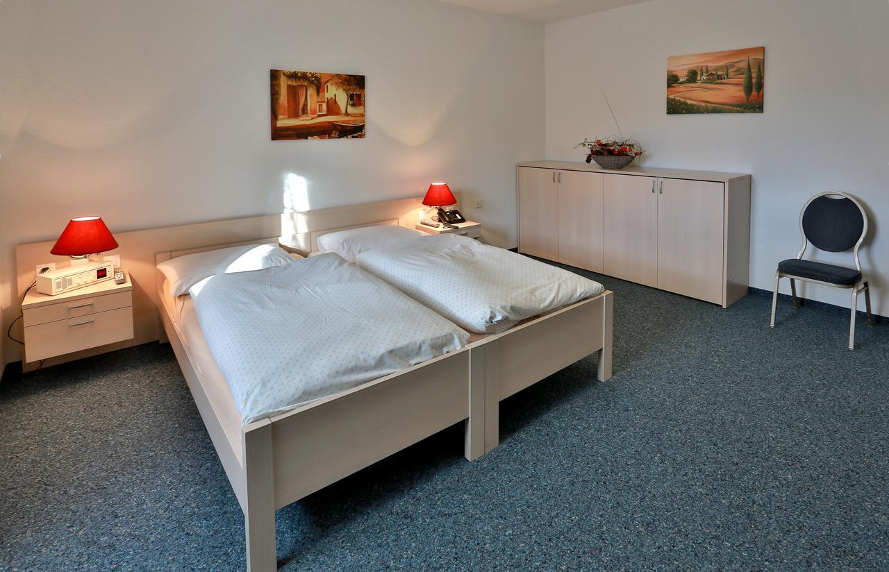 Hotel Du Port - Free Parking - Breakfast Included Estavayer-le-lac Exterior photo