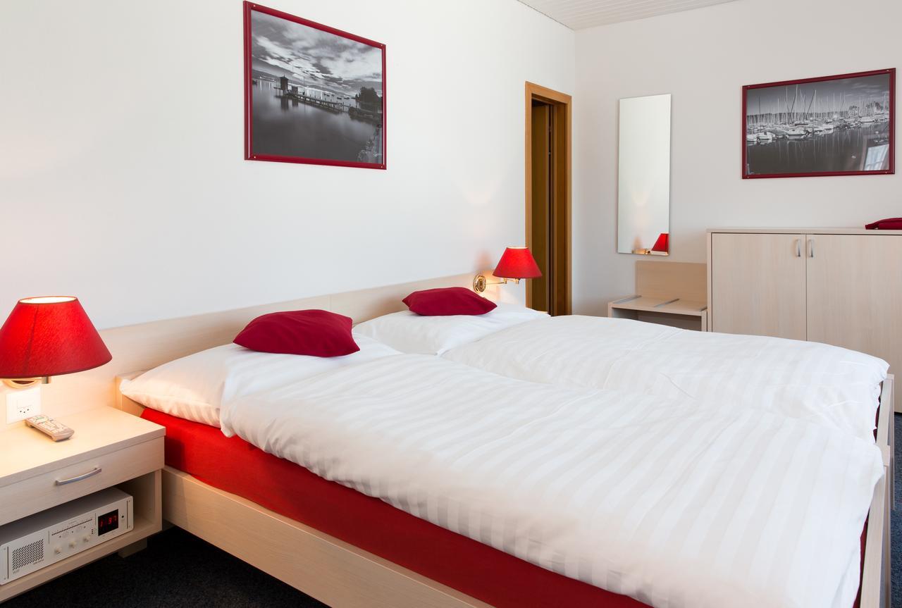 Hotel Du Port - Free Parking - Breakfast Included Estavayer-le-lac Exterior photo